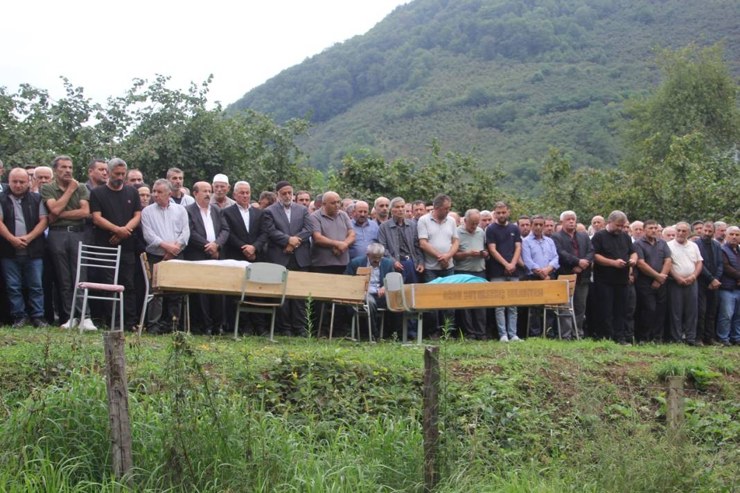 Aynı eve gelin gittiler, birlikte vefat ettiler! Büyük bir aile yasta 3
